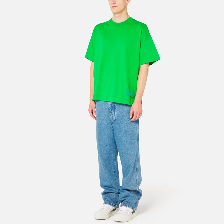 Lookbook AMI PARIS Kaos Lengan Pendek Logo Solid Crewneck Hijau Pria SS22 UTS006-701300