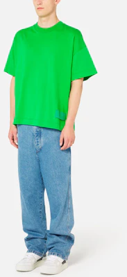 AMI PARIS Kaos Lengan Pendek Logo Solid Crewneck Hijau Pria SS22 UTS006-701300 Lookbook AMI PARIS Kaos Lengan Pendek Logo Solid Crewneck Hijau Pria SS22 UTS006-701300