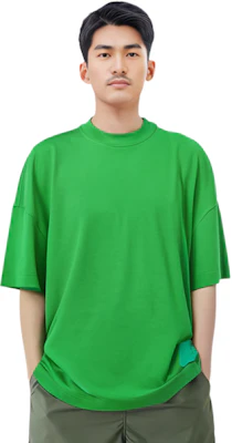 AMI PARIS Kaos Lengan Pendek Logo Solid Crewneck Hijau Pria SS22 UTS006-701300 Sizing AMI PARIS Kaos Lengan Pendek Logo Solid Crewneck Hijau Pria SS22 UTS006-701300