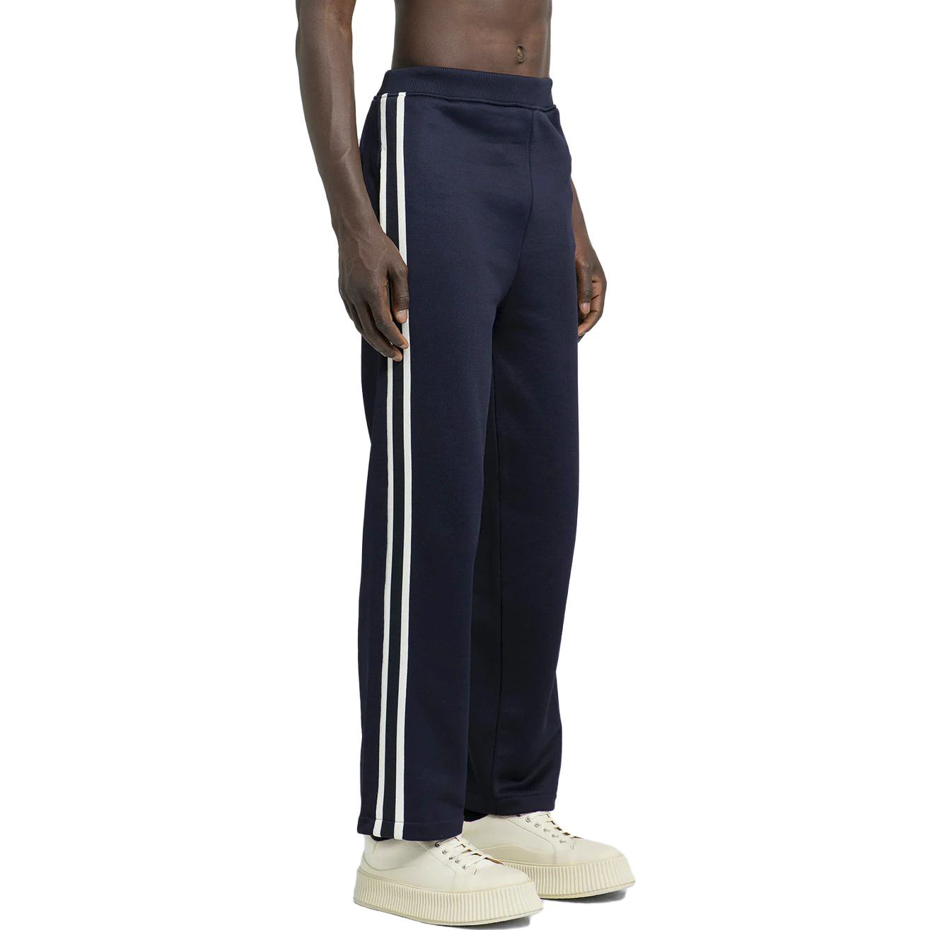 Details for AMI Paris SS23 Seluar Track Biru Knit Lurus dengan Jalur Sisi. HTR218JE0005-491