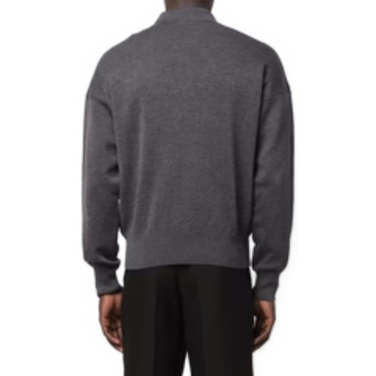 Lookbook 아미 파리 SS23 솔리드 버튼 스퀘어넥 니트 스웨터 다크 그레이. HPL301.001-0551