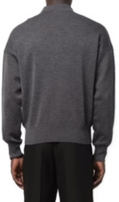 아미 파리 SS23 솔리드 버튼 스퀘어넥 니트 스웨터 다크 그레이. HPL301.001-0551 Lookbook 아미 파리 SS23 솔리드 버튼 스퀘어넥 니트 스웨터 다크 그레이. HPL301.001-0551