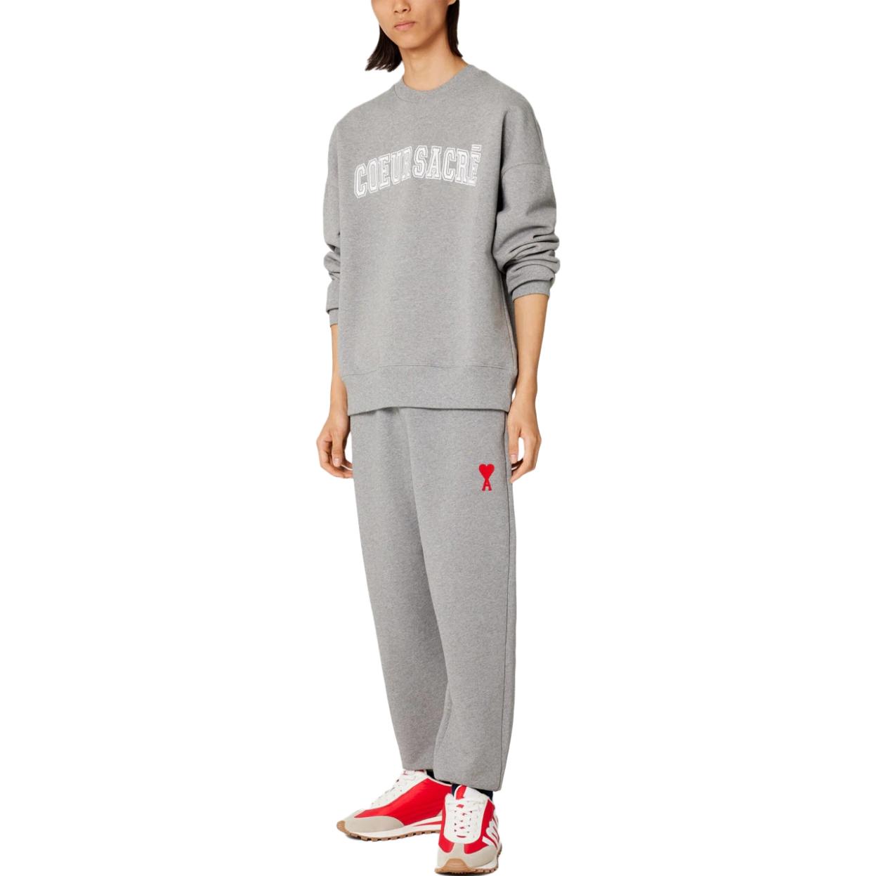 Lookbook AMI Paris SS23 刺繡標誌灰色針織休閒褲 男女中腰版型 UTR2047470-501