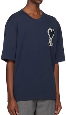 Camiseta AMI Paris SS23 Azul Marino con Logo de Corazón Estampado Crewneck. UTS002726-4003 Shop Camiseta AMI Paris SS23 Azul Marino con Logo de Corazón Estampado Crewneck. UTS002726-4003