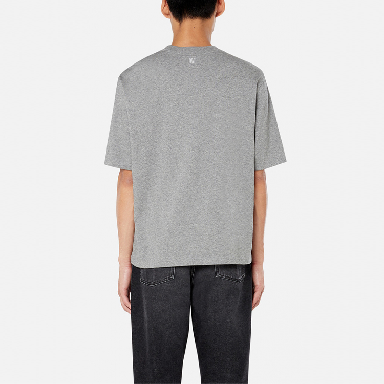 Shop AMI Paris 烟灰色男女同款宽松版心形刺绣短袖T恤. E21HJ128726-055