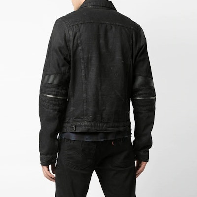 AMIRI 黑色休閒版型丹寧外套,帶多功能口袋與拉鍊設計。 W9M04155RD-BKX Shop AMIRI 黑色休閒版型丹寧外套,帶多功能口袋與拉鍊設計。 W9M04155RD-BKX