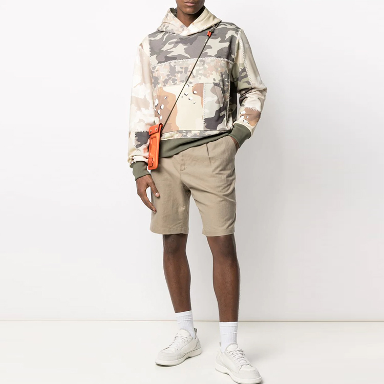 Lookbook AMIRI 軍綠迷彩連帽外套，補丁設計。 MJGH006-901