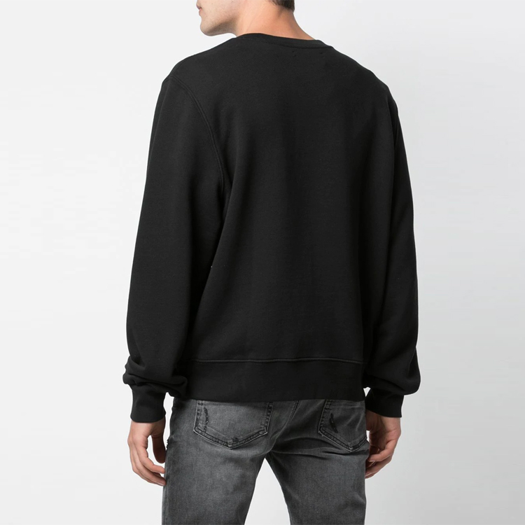 Shop AMIRI スカルプリント クルーネック スウェットシャツ ブラック S0M02158TE-BLK