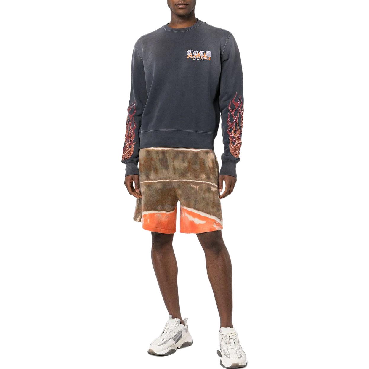 Lookbook AMIRI FW22 男款刺繡火焰灰色長袖套頭衫。 ps22mjg030