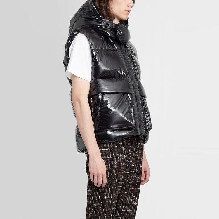 Purchase AMIRI 黑色標誌印花羽絨背心 PS22MOV001-001