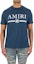 Lookbook AMIRI 男款藍色Logo印花圓領短袖T恤。 SS22MJL004433
