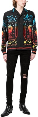 Vaqueros de mezclilla negros con logo desgastado en las rodillas AMIRI SS23. PS23MDS006-018 Lookbook Vaqueros de mezclilla negros con logo desgastado en las rodillas AMIRI SS23. PS23MDS006-018