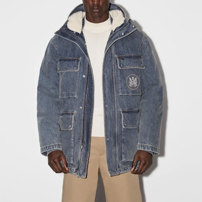 AMIRI SS23 Jaket Hoodie Denim Biru dengan Poket Zip dan Flap. PS23MOS015-408 Shop AMIRI SS23 Jaket Hoodie Denim Biru dengan Poket Zip dan Flap. PS23MOS015-408