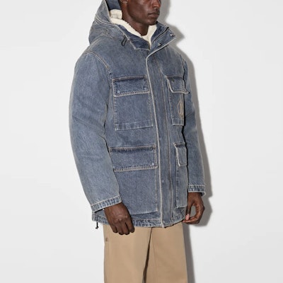 AMIRI SS23 Jaket Hoodie Denim Biru dengan Poket Zip dan Flap. PS23MOS015-408 Details for AMIRI SS23 Jaket Hoodie Denim Biru dengan Poket Zip dan Flap. PS23MOS015-408