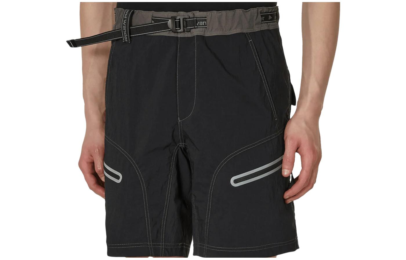 and wander  Black Loose Fit Mid-Rise Cargo Shorts 5743122901-010