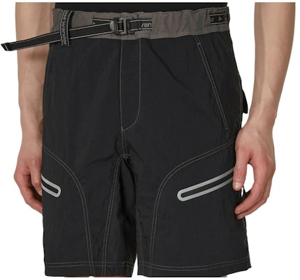 and wander Seluar Pendek Cargo Hitam Longgar Mid-Rise 5743122901-010 Order and wander Seluar Pendek Cargo Hitam Longgar Mid-Rise 5743122901-010