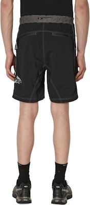 and wander Seluar Pendek Cargo Hitam Longgar Mid-Rise 5743122901-010 Shop and wander Seluar Pendek Cargo Hitam Longgar Mid-Rise 5743122901-010