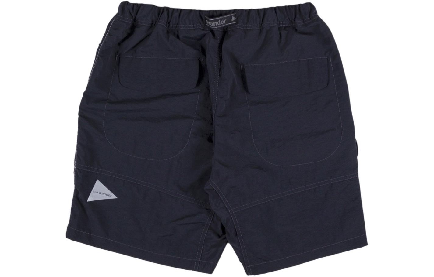 Lookbook and wander Seluar Pendek Kasual Elastik Pinggang Hitam Relaxed Fit 5743152202-010