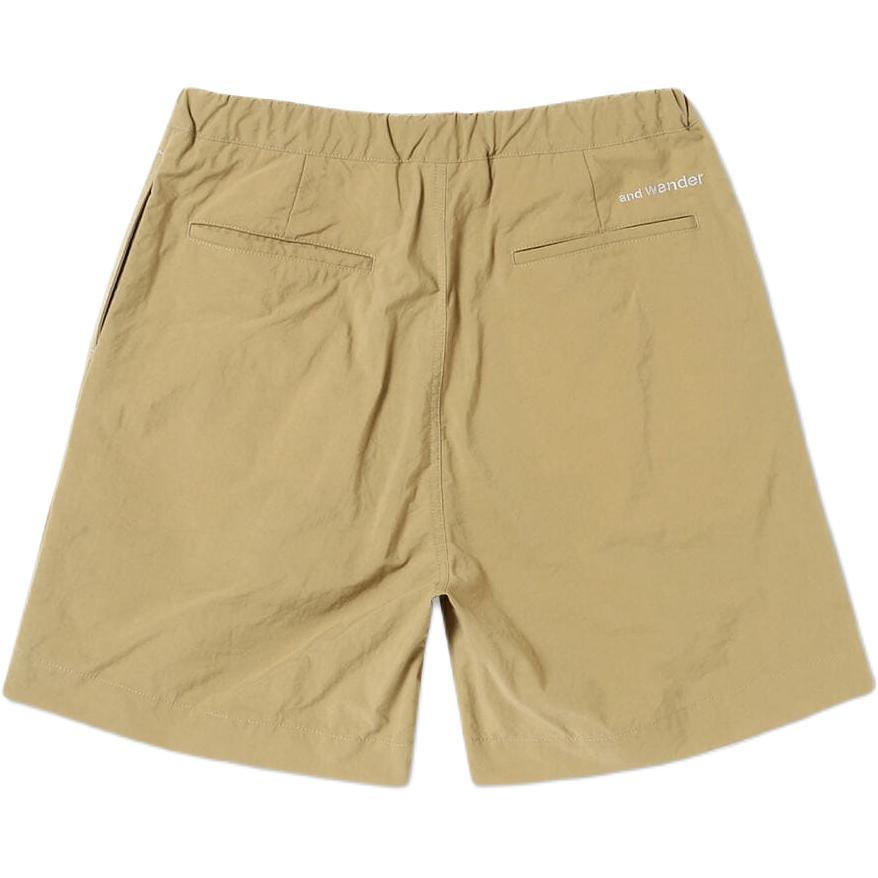 Lookbook and wander Seluar Pendek Lipat Tirus Logo Bersulam Coklat Terang. 5744182177M040