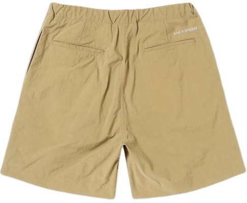 and wander Seluar Pendek Lipat Tirus Logo Bersulam Coklat Terang. 5744182177M040 Lookbook and wander Seluar Pendek Lipat Tirus Logo Bersulam Coklat Terang. 5744182177M040