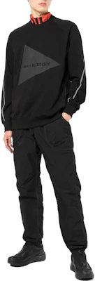 and wander Sweatshirt Lengan Panjang Hitam Loose-Fit Crewneck Letter Printed 5742184002-101 Lookbook and wander Sweatshirt Lengan Panjang Hitam Loose-Fit Crewneck Letter Printed 5742184002-101