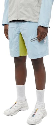 and wander SS23 Seluar Pendek Biru Muda Potongan Lurus dengan Poket Berikat 5743122901-111 Lookbook and wander SS23 Seluar Pendek Biru Muda Potongan Lurus dengan Poket Berikat 5743122901-111