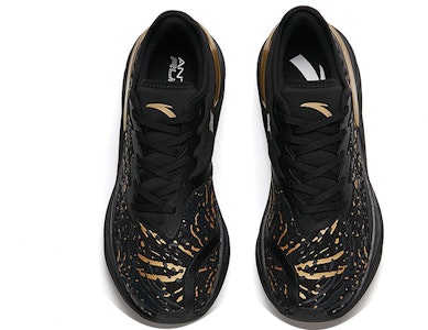 Anta Chuang 2.0 Kasut Larian 'Hitam Emas' 112215586-6 Lookbook Anta Chuang 2.0 Kasut Larian 'Hitam Emas' 112215586-6