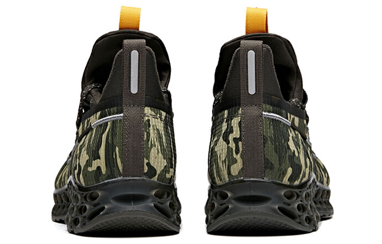 Shop Scarpe da Corsa Anta A-Flashfoam Low ''Camo'' 112025598-3