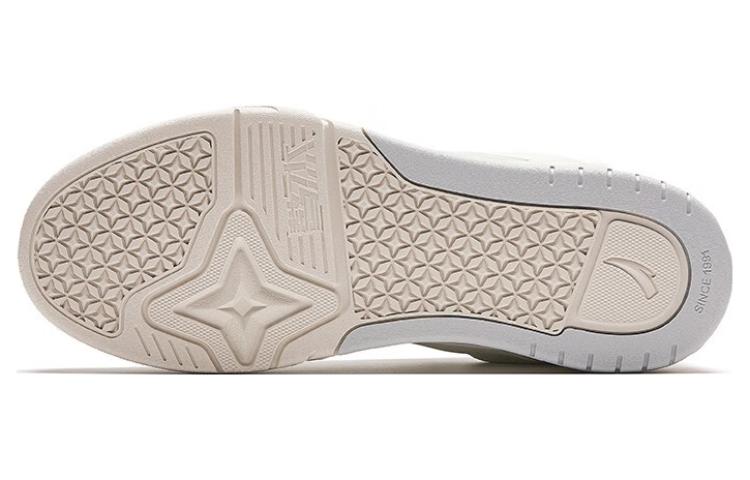 Shop Anta A-Jie Low 'Putih Abu-Abu' 912348040-2