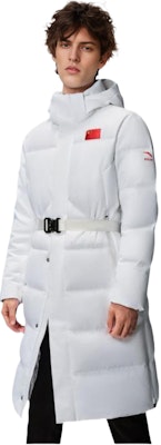 安踏全气候国旗贴长款羽绒服男女同款白色。 152250902-1 Lookbook 安踏全气候国旗贴长款羽绒服男女同款白色。 152250902-1