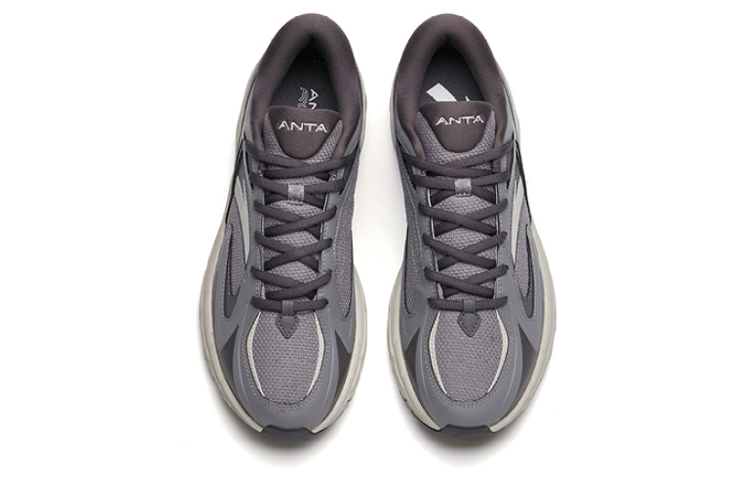 Shop Anta安踏 AT952 復古 透氣 低幫 運動休閒鞋 男款 沙暴灰