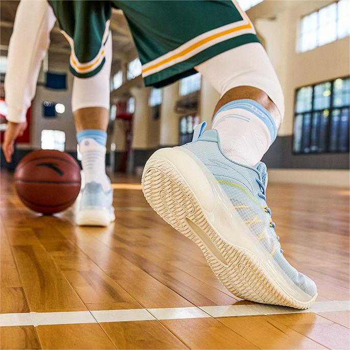 Shop Anta安踏 水泥克星 輕氣泡系列 耐磨防滑 低幫 籃球鞋 男款 藍色