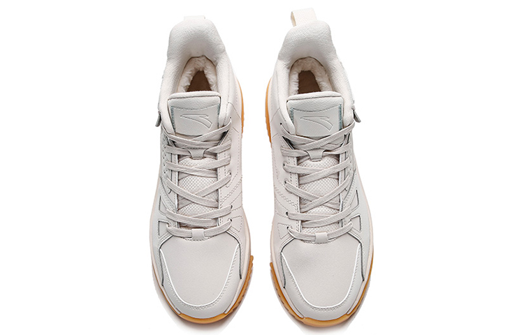 Lookbook 安踏加絨耐磨防滑中筒籃球鞋男款泥沙灰