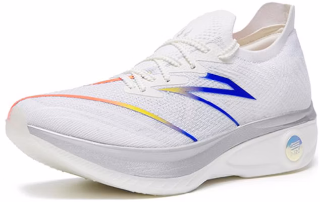 안타 C202 GT 2.0 '화이트 실버' 112315589-1 Lookbook 안타 C202 GT 2.0 '화이트 실버' 112315589-1