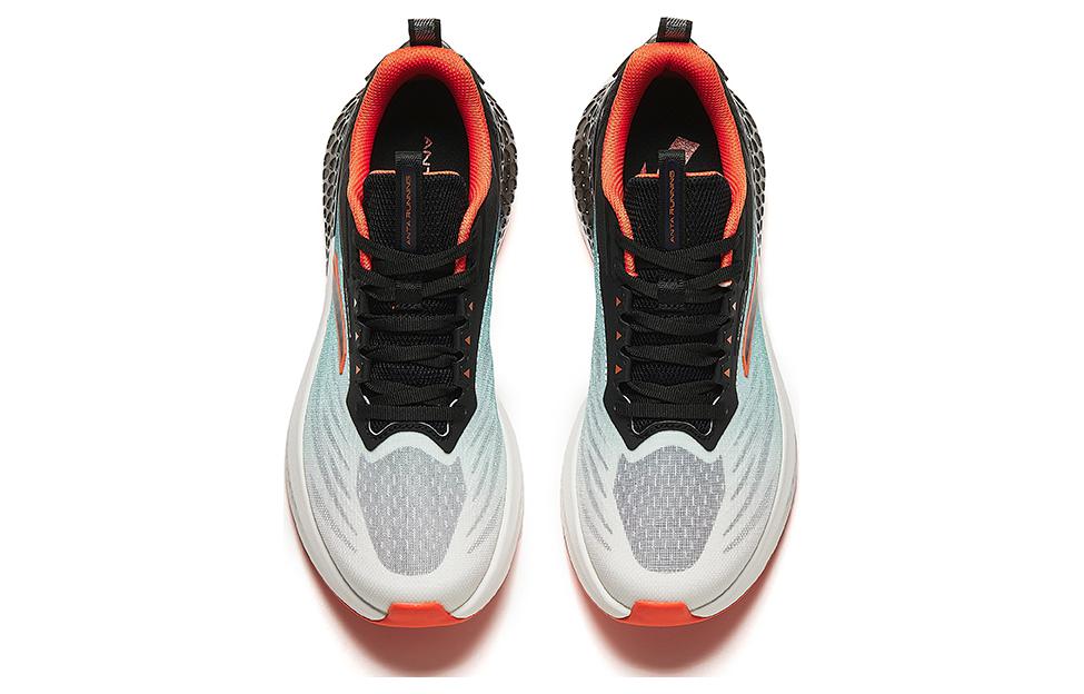 Lookbook 安踏C37+运动鞋'黑白蓝' 912425507-4