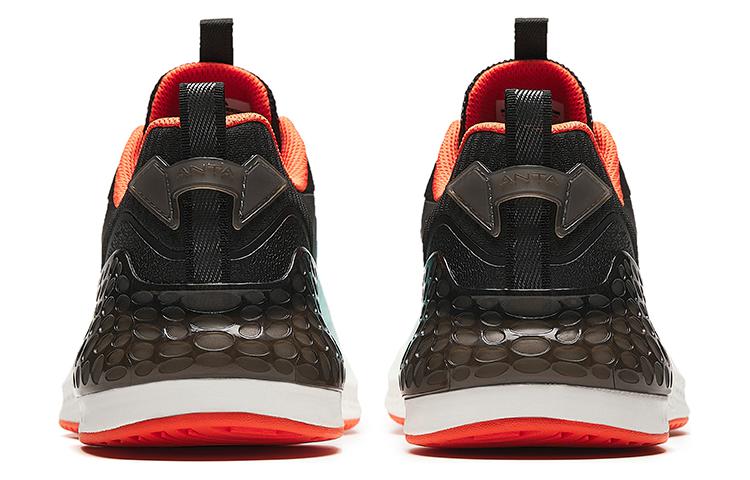 Shop 安踏C37+运动鞋'黑白蓝' 912425507-4