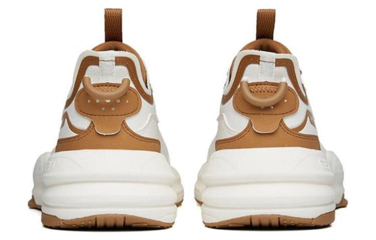 Lookbook Anta安踏 C37 系列 舒適 低幫 運動休閒鞋 男款 白棕