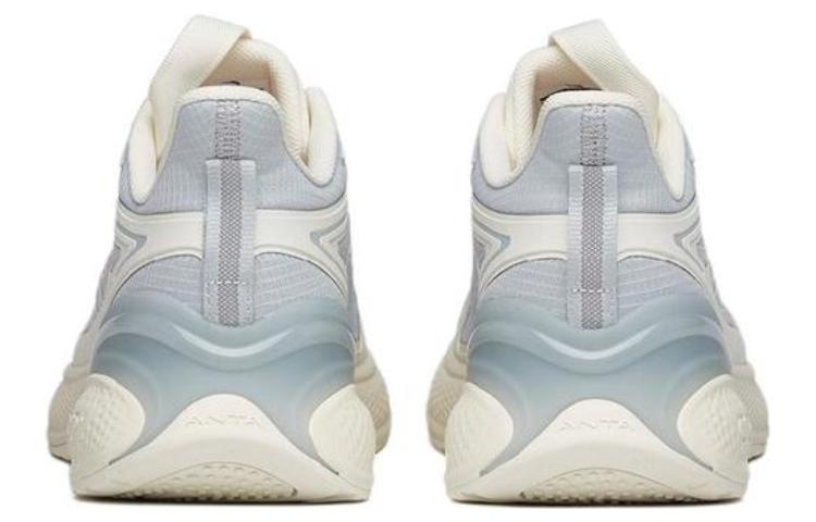 Shop アンタ C37 A-TRON 2.0 シルバー ランニングシューズ 112135537R-11