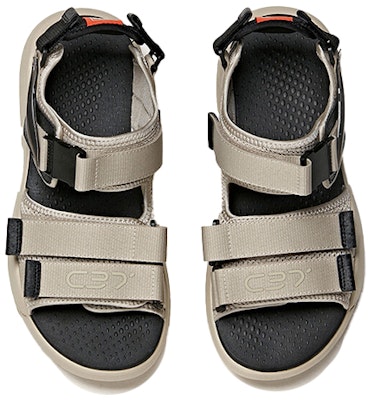 Anta安踏 生活系列 C37度 沙灘涼鞋 灰黑 Lookbook Anta安踏 生活系列 C37度 沙灘涼鞋 灰黑