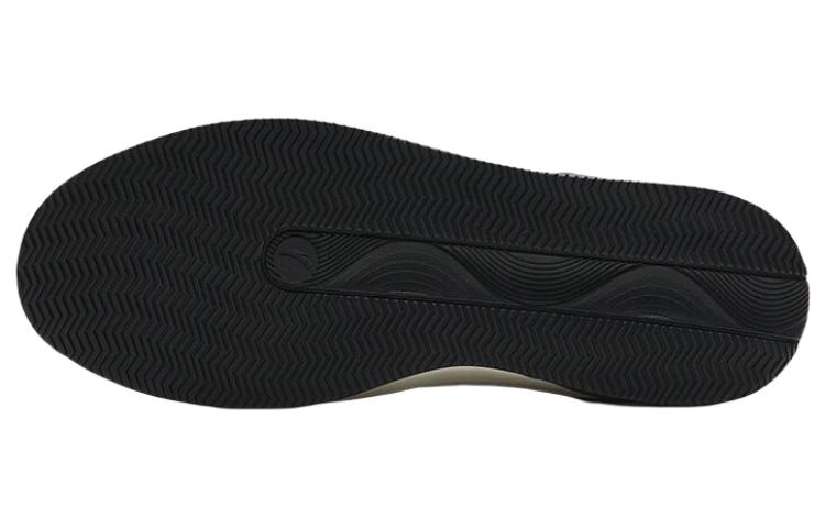 Shop Anta C37 Low 'Negro Blanco' 912338003-3