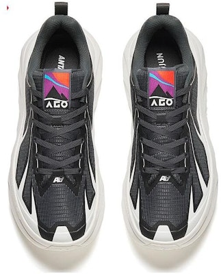 安踏冠军“黑白” 912416606A-5 Lookbook 安踏冠军“黑白” 912416606A-5