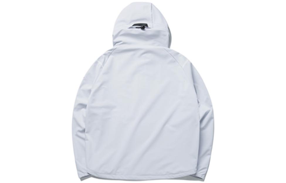 Lookbook 安踏冠軍全天候標誌印花拉鍊連帽外套男款白色 152140603-1