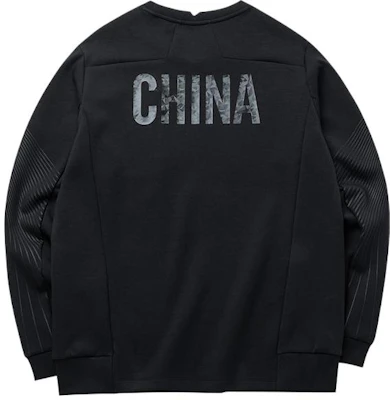 安踏冠軍全天候系列黑色休閒運動連帽衫 152210735-1 Lookbook 安踏冠軍全天候系列黑色休閒運動連帽衫 152210735-1