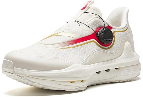 Anta Champion Koleksi Semua Cuaca Kasut Lari 'Putih Merah Emas' 112345508A-1 Lookbook Anta Champion Koleksi Semua Cuaca Kasut Lari 'Putih Merah Emas' 112345508A-1