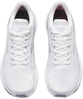 Anta安踏 冠軍跑鞋Lite 減震防滑耐磨 低筒 跑步鞋 男款 灰白 Lookbook Anta安踏 冠軍跑鞋Lite 減震防滑耐磨 低筒 跑步鞋 男款 灰白