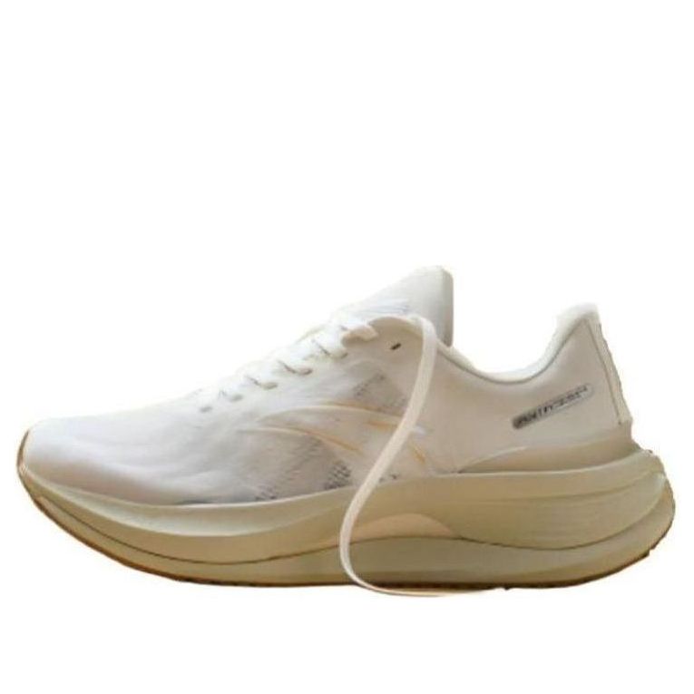 Buy 安踏冠军跑鞋“白色” 112425561-6