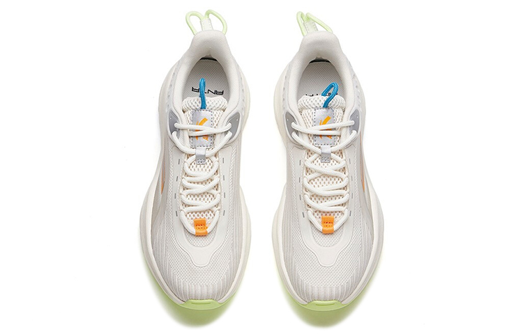 Lookbook 安踏厚底“象牙白” 912128860-4