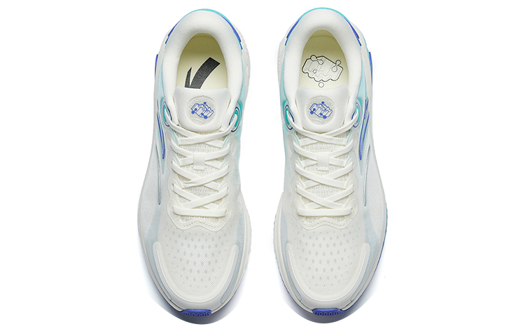 Shop 安踏 都市暢跑 輕便 低筒 跑步鞋 男款 藍白