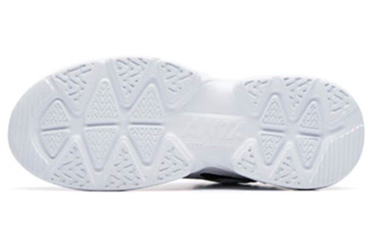 Shop Anta安踏 經典款老爹鞋 白黑