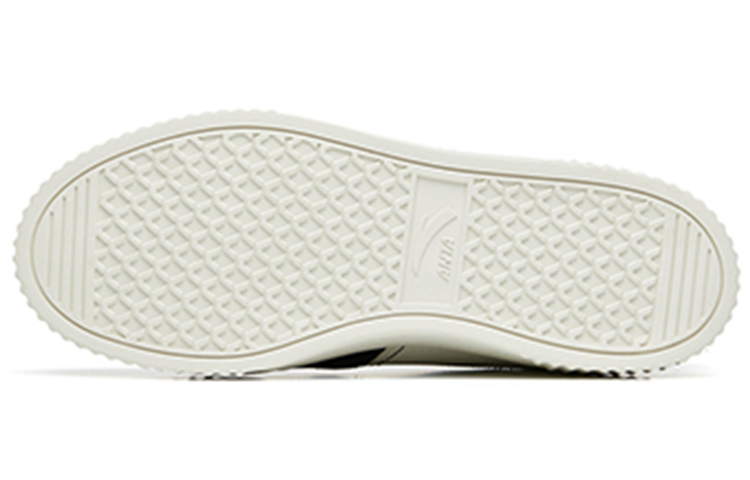 Details for Anta Sepatu Classic Gaya Rendah 'Hitam Putih' 112238062-2